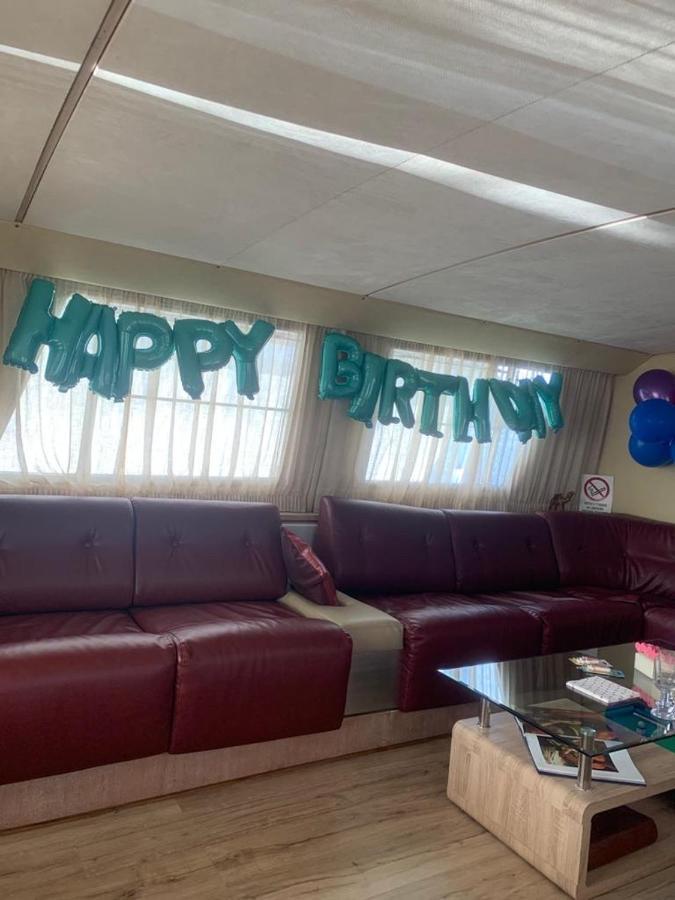Johnny M Yacht * Ta Xbiex