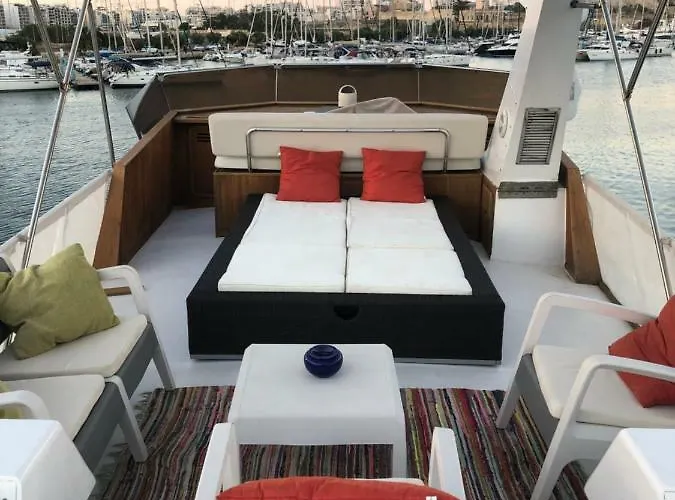 Johnny M Yacht